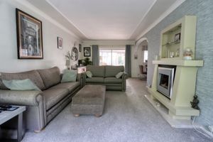 Lounge/Diner- click for photo gallery